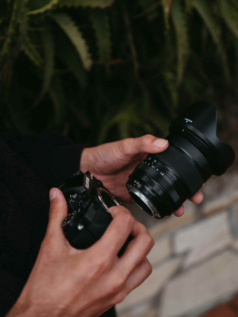 XF16-55mm-II_withpeople_05-r33-768x1024 Fujinon XF16-55mmF2.8 R LM WR II