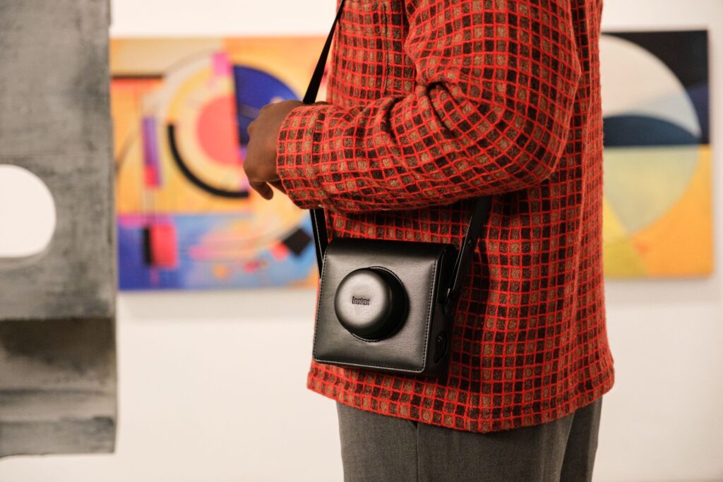 online-and-social-instax-WIDE-Evo_stills-17-1024x683 instax WIDE Evo: l’ibrida che amplia i confini della fotografia istantanea